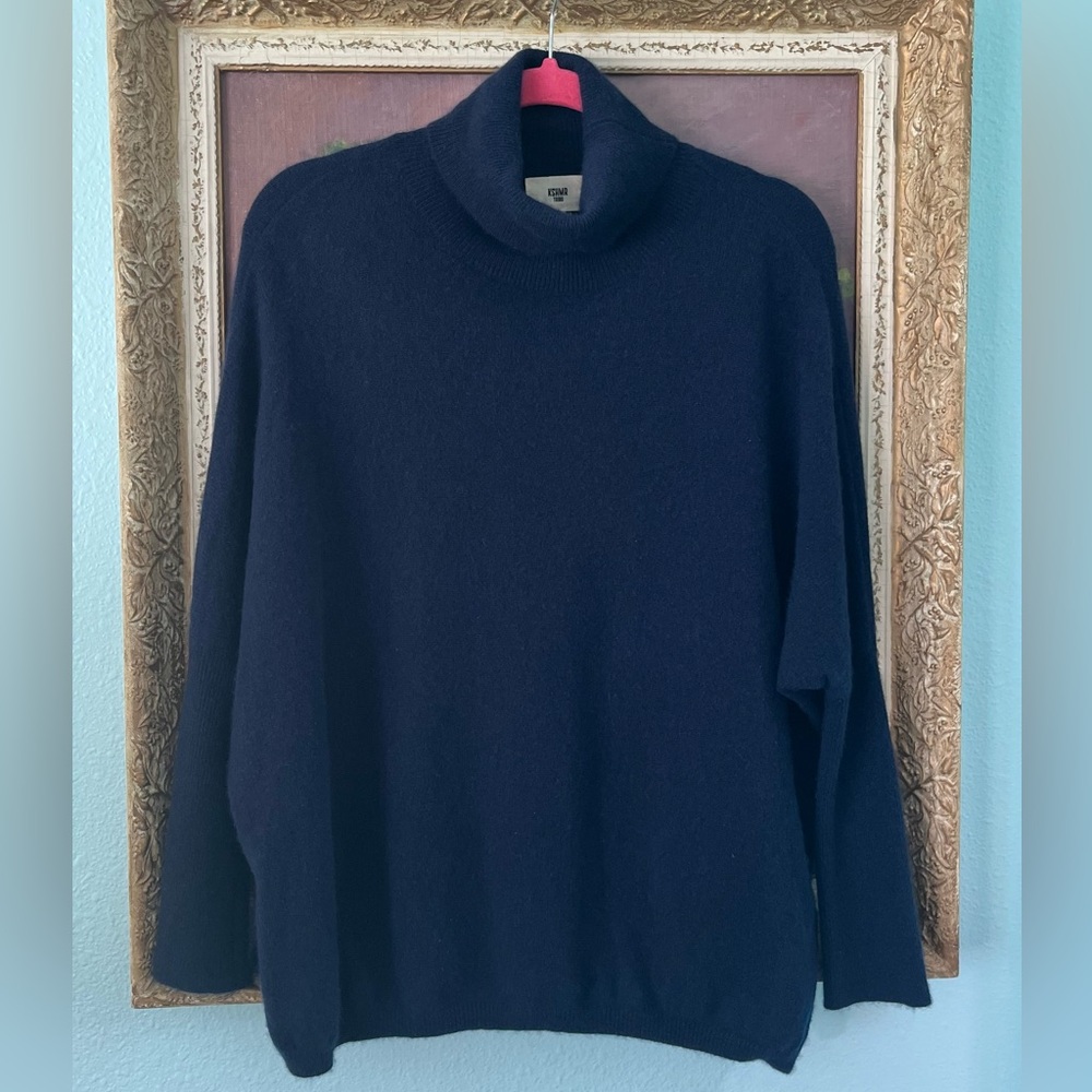 Luxurious Cashmere Navy Turtleneck sweater bought in Paris.Excellent condition